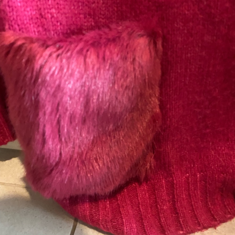Pink Sweater with Fur Pockets - Picture 4 of 5